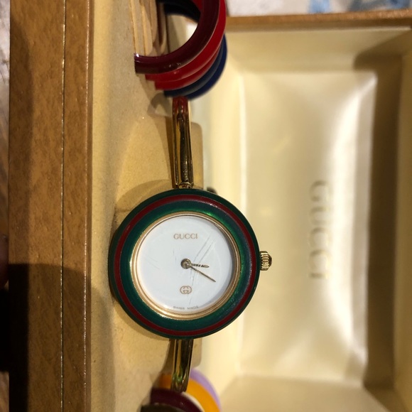 Vintage Gucci watch gold plated with 12 bezel excellent condition - Picture 2 of 7
